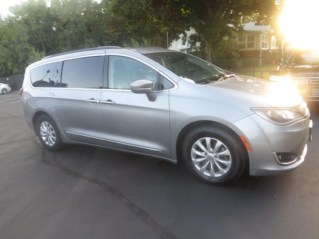 2017 Chrysler Pacifica Touring Plus