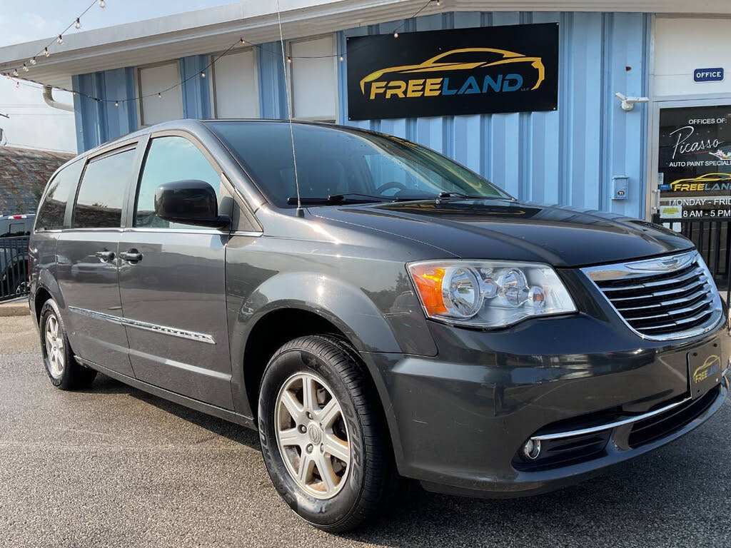 2012 Chrysler Town & Country Touring