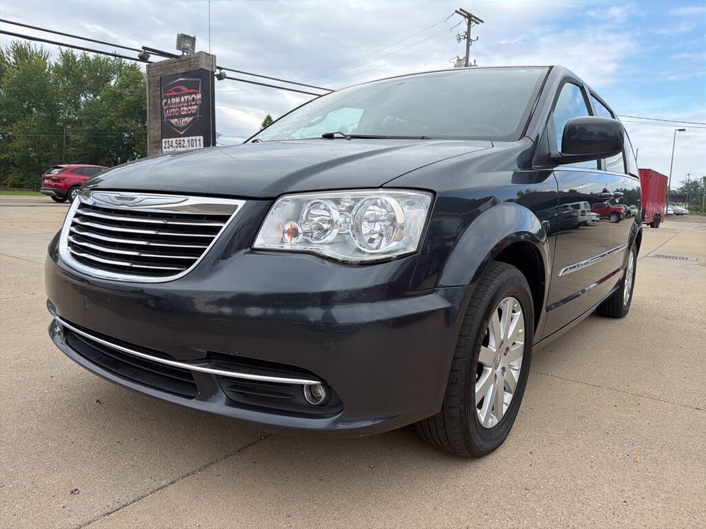 2013 Chrysler Town and Country Touring