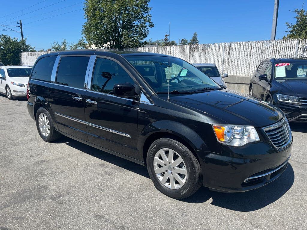 2015 Chrysler Town and Country Touring