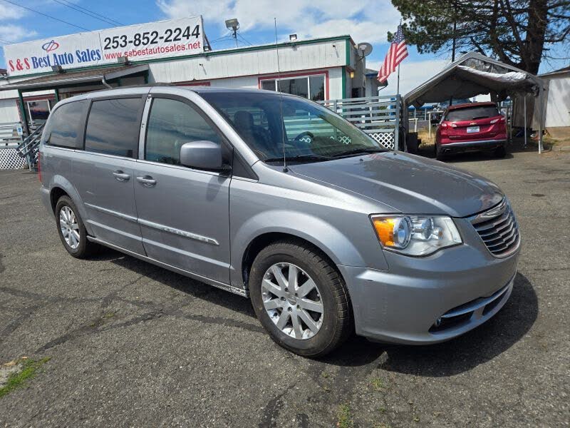 2016 Chrysler Town and Country Touring