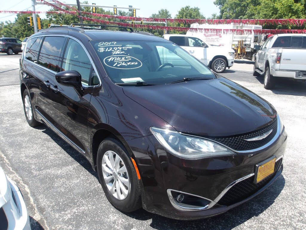 2017 Chrysler Pacifica Touring Plus