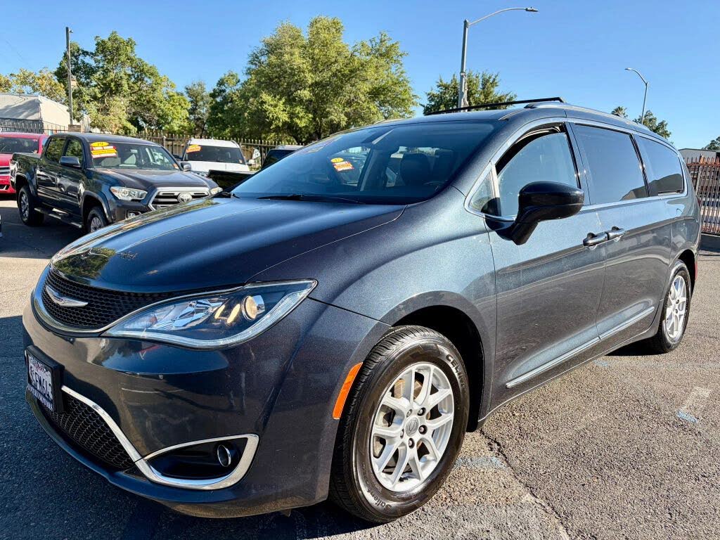 2020 Chrysler Pacifica Touring L