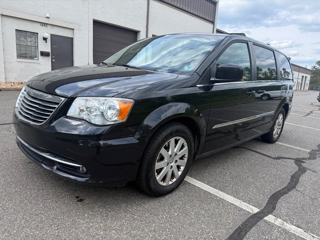 2015 Chrysler Town and Country Touring