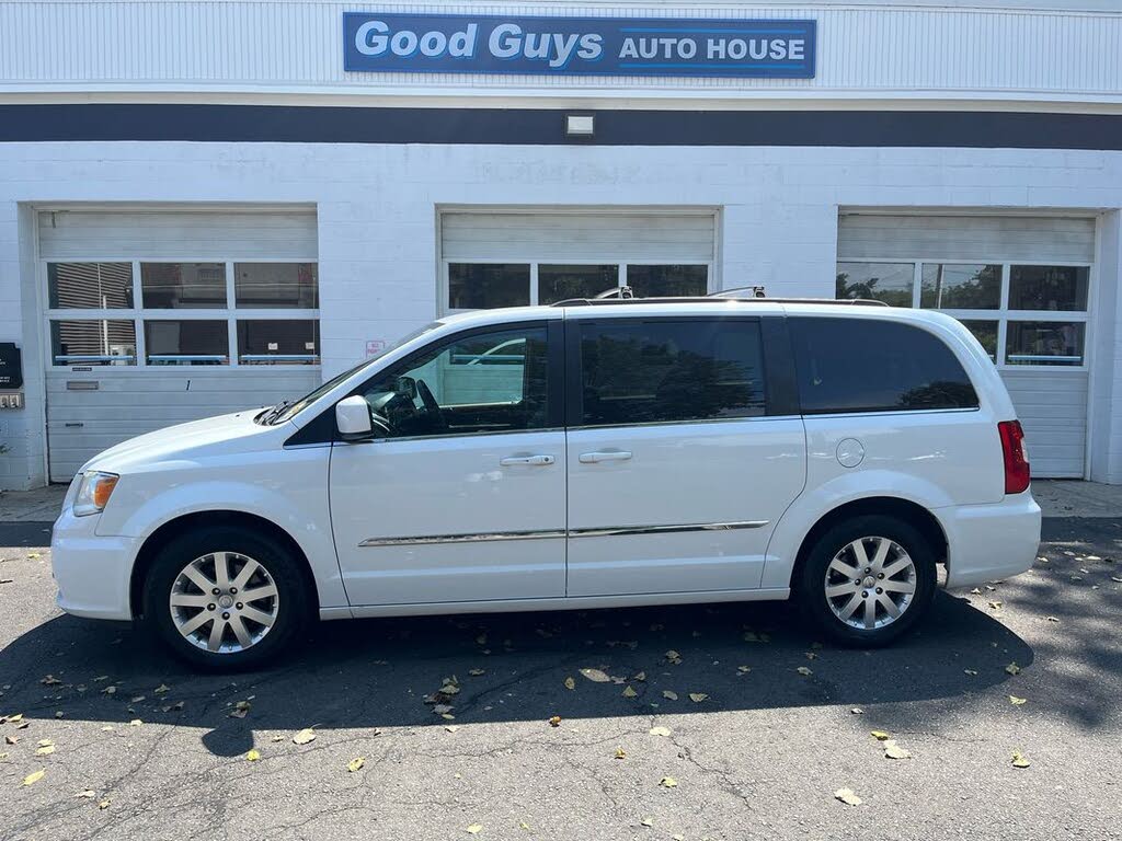 2016 Chrysler Town & Country Touring