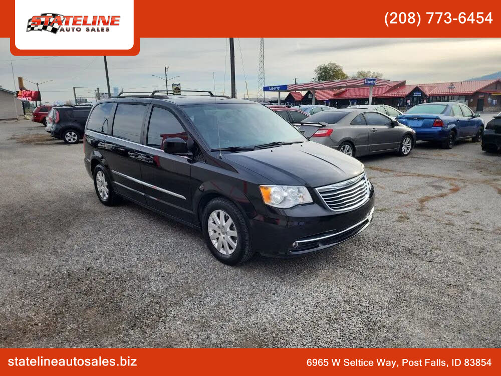 2016 Chrysler Town and Country Touring