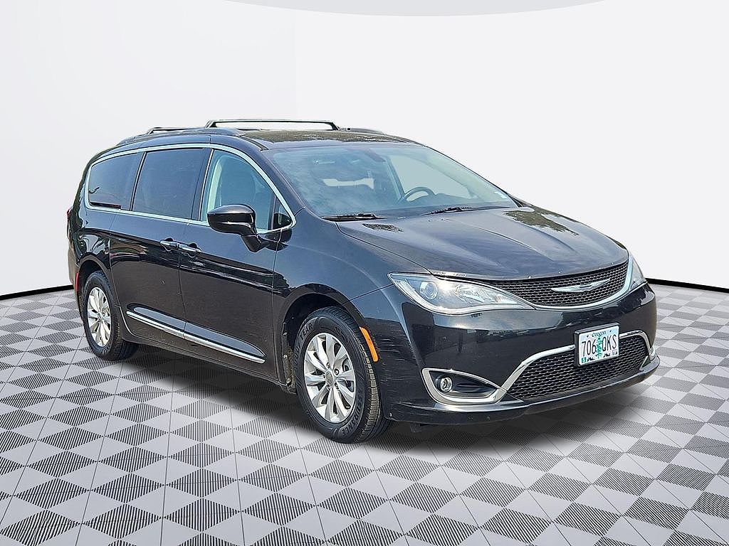 2017 Chrysler Pacifica Touring Plus
