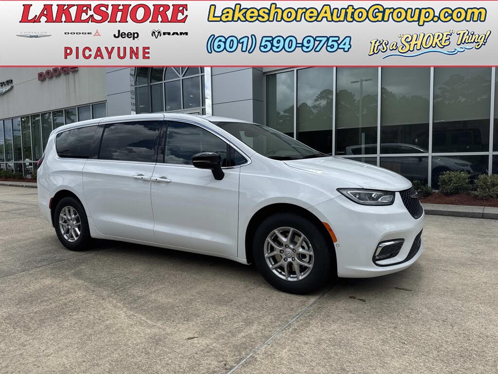 2025 Chrysler Pacifica Select