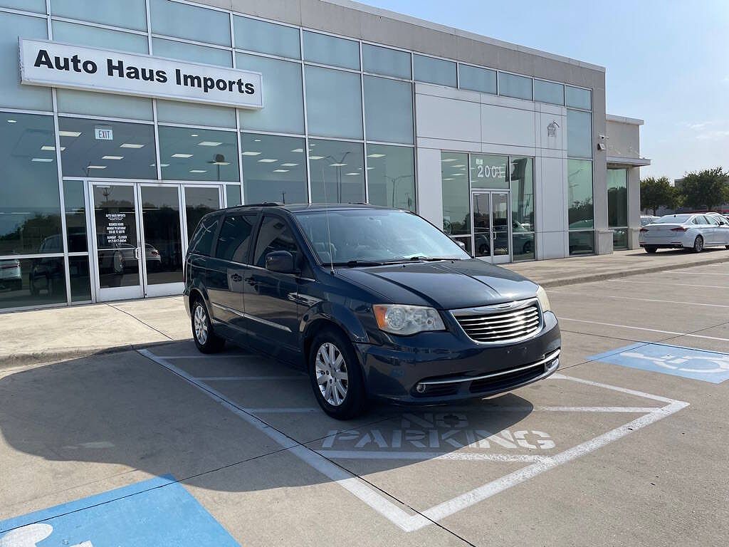 2013 Chrysler Town & Country Touring