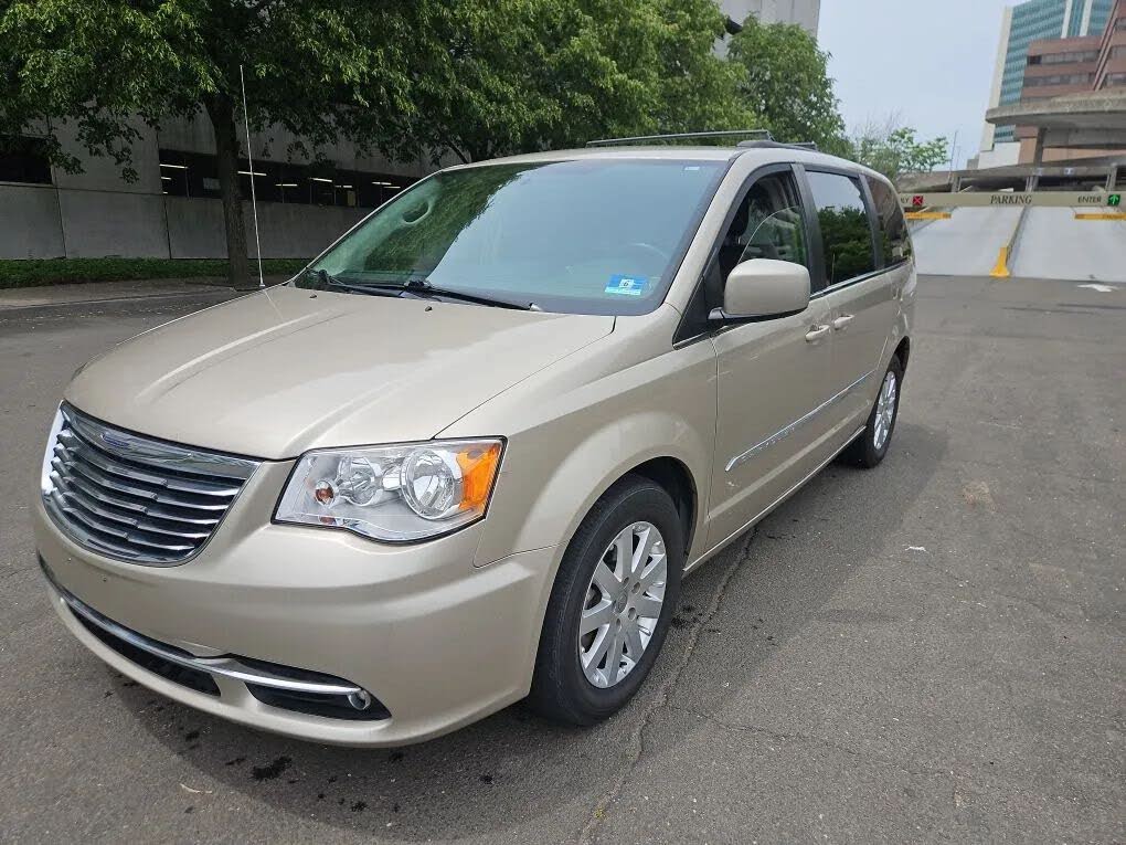 2016 Chrysler Town and Country Touring