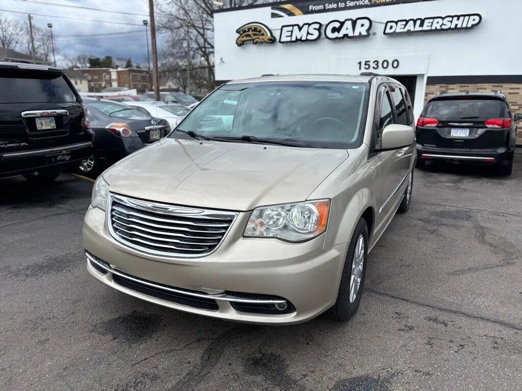 2013 Chrysler Town & Country Touring