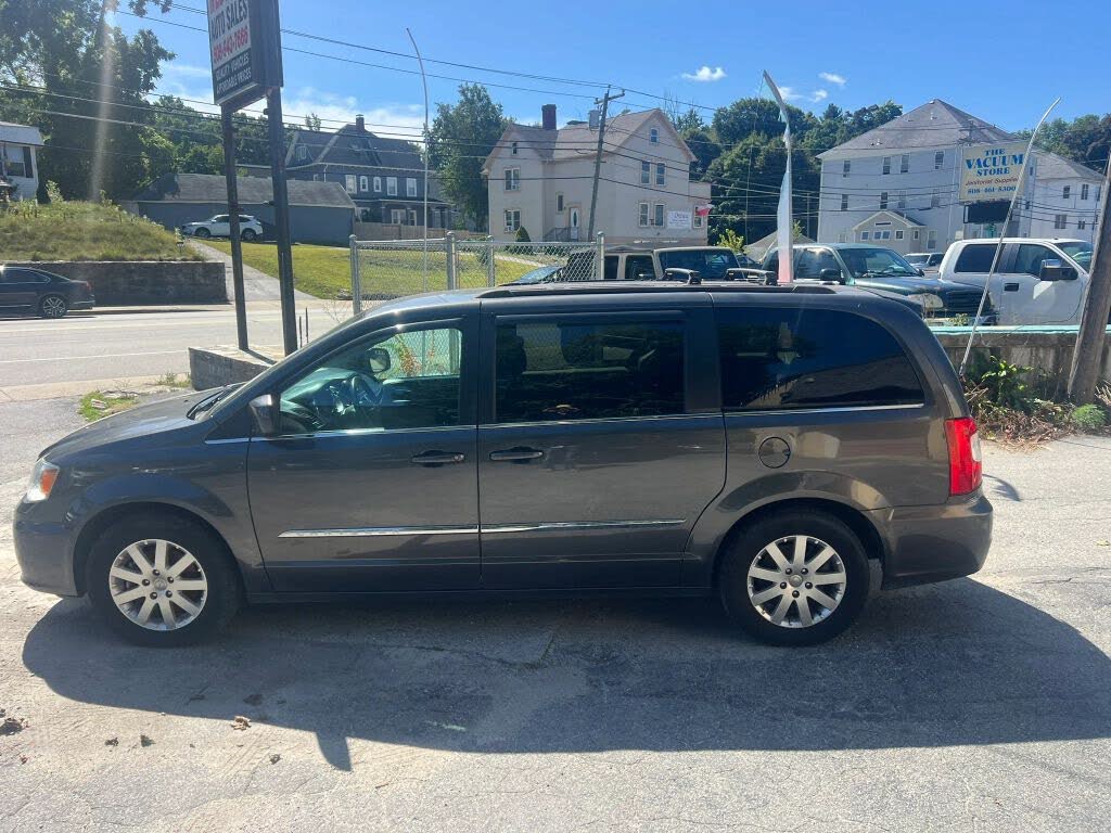2016 Chrysler Town and Country Touring