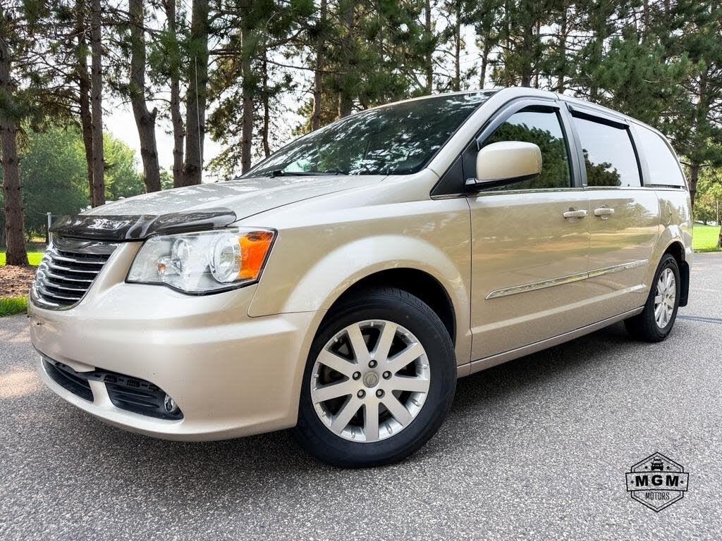 2013 Chrysler Town and Country Touring