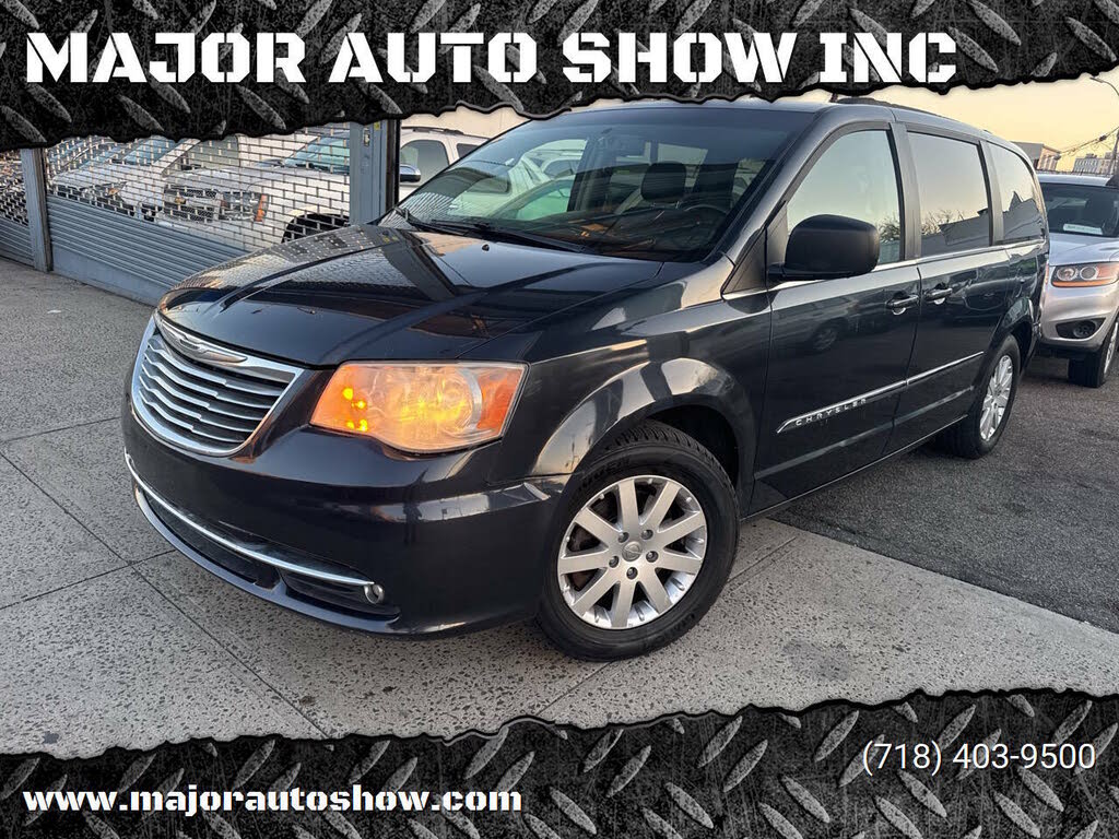 2013 Chrysler Town and Country Touring