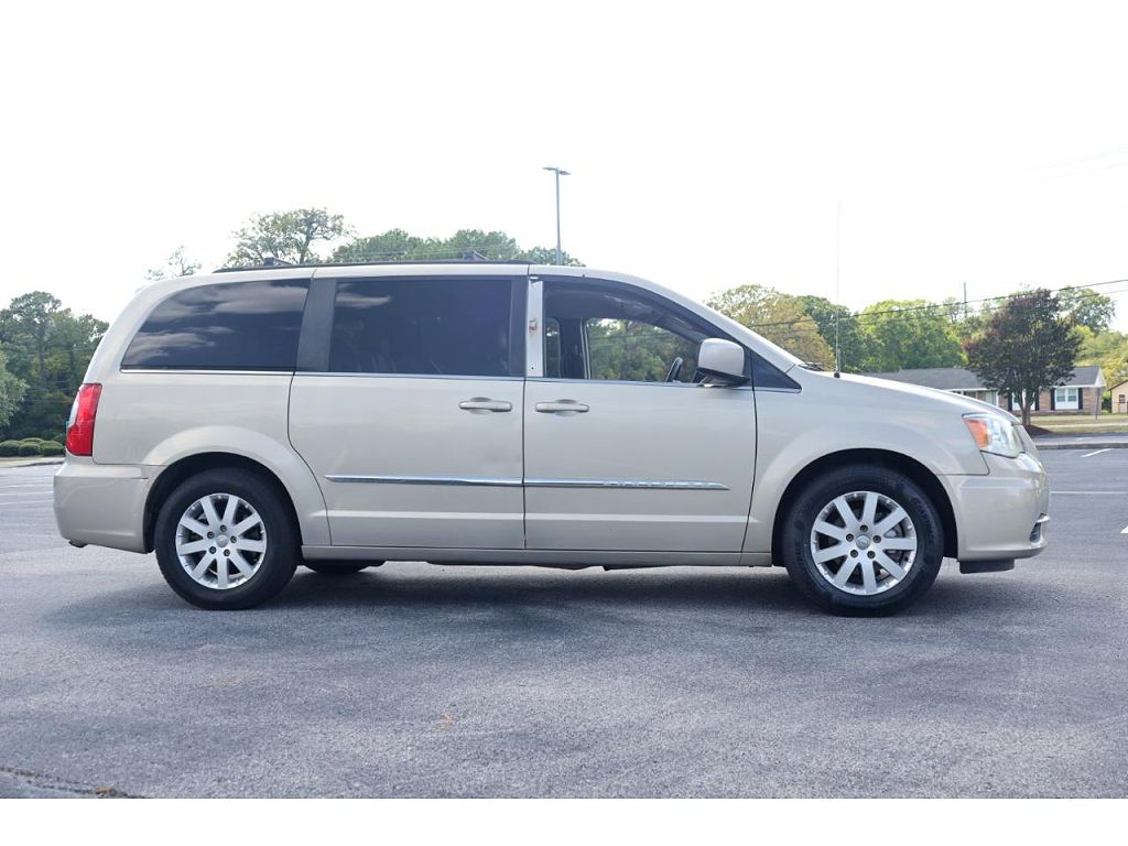 2014 Chrysler Town & Country Touring
