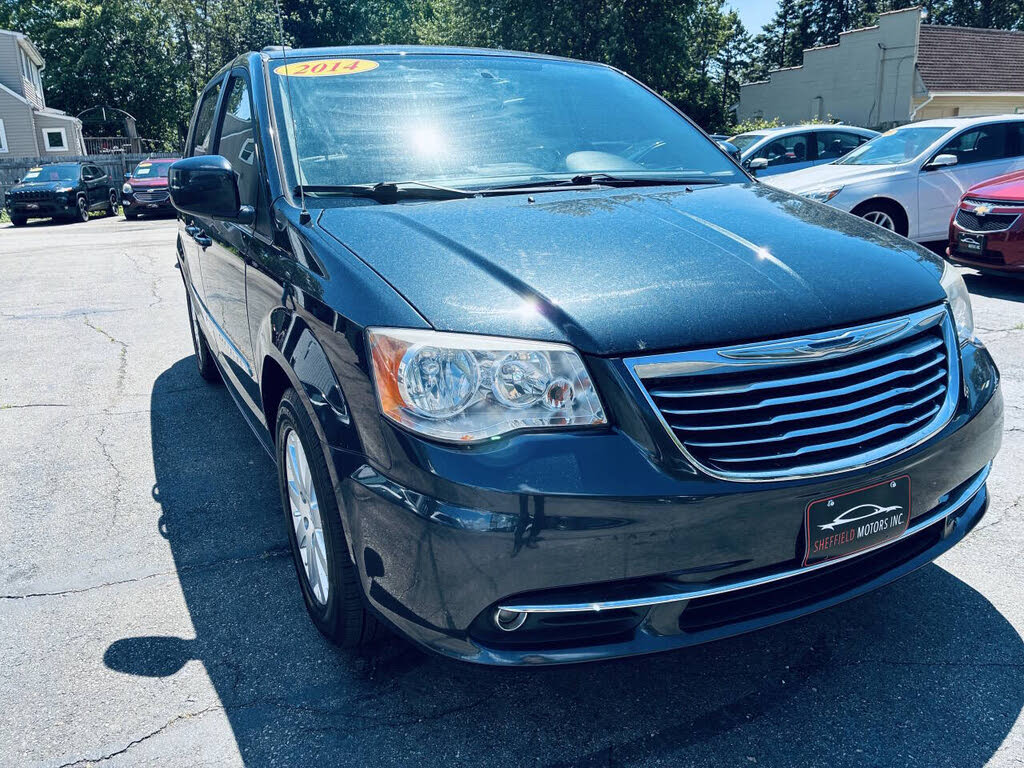 2014 Chrysler Town and Country Touring