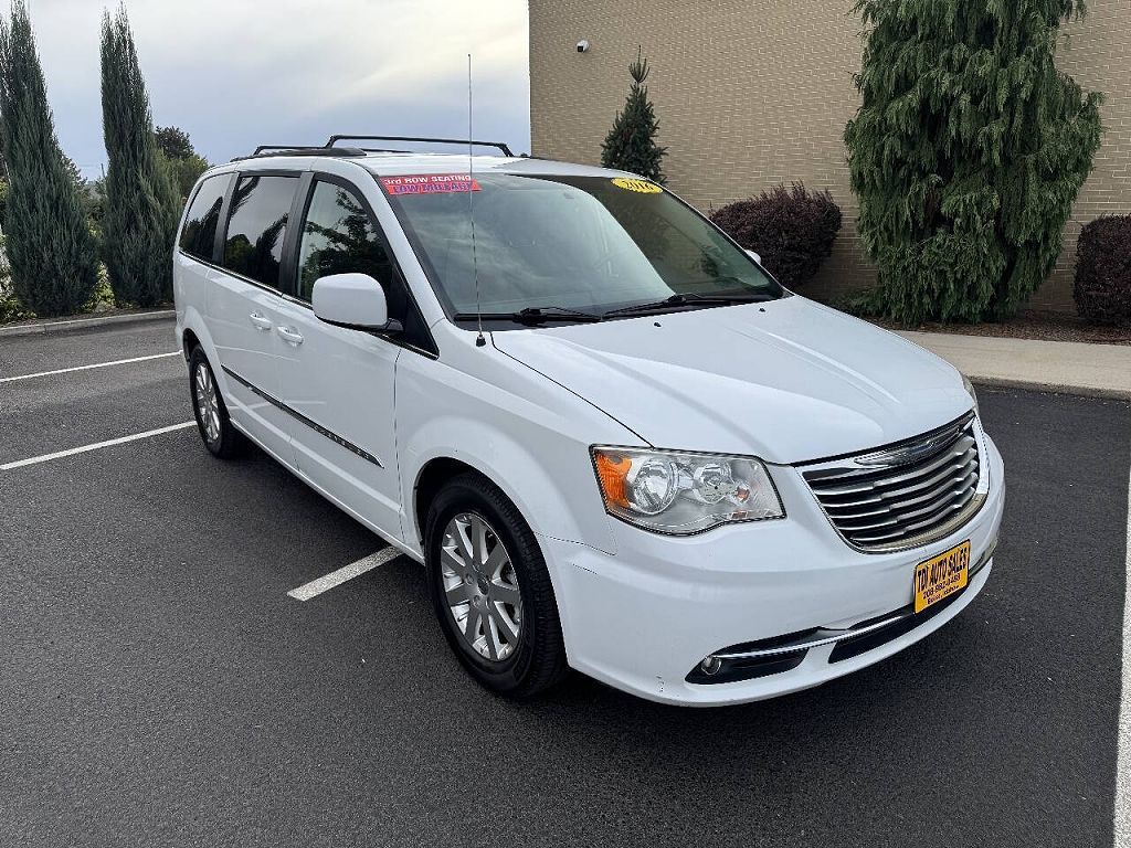 2016 Chrysler Town & Country Touring