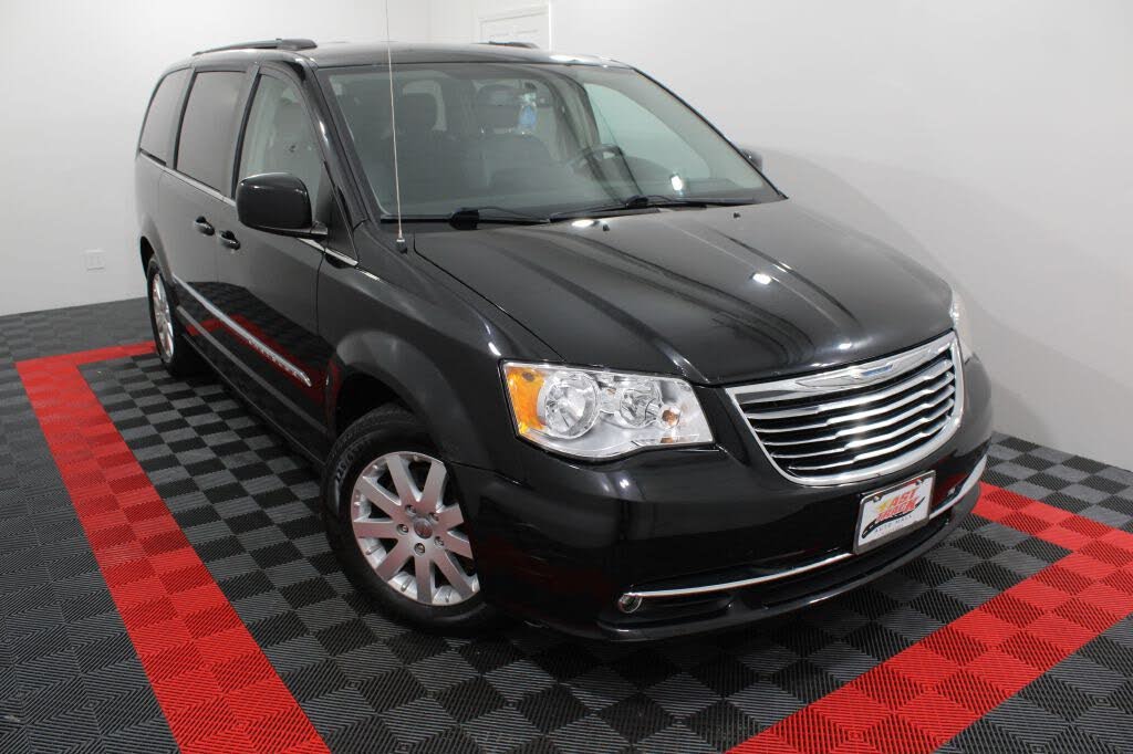 2016 Chrysler Town and Country Touring