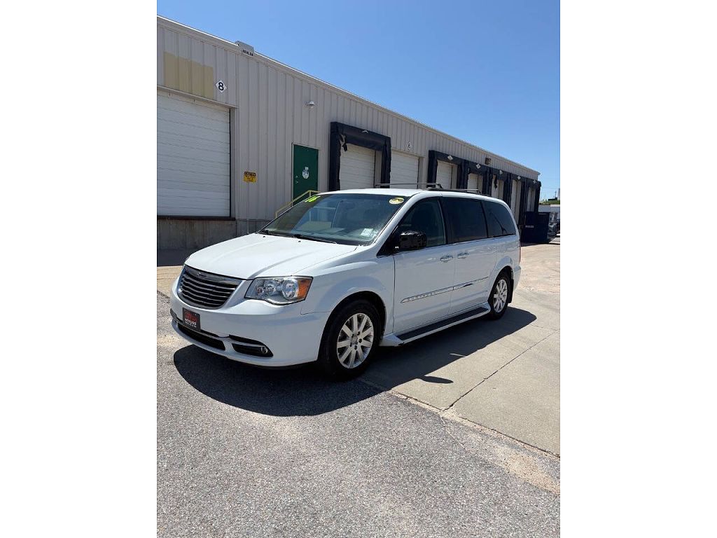 2016 Chrysler Town & Country Touring