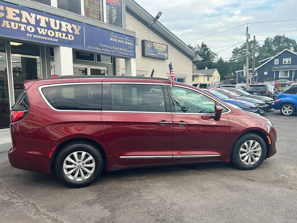 2017 Chrysler Pacifica Touring Plus