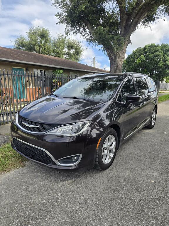 2017 Chrysler Pacifica Touring Plus