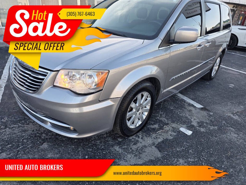 2012 Chrysler Town and Country Touring