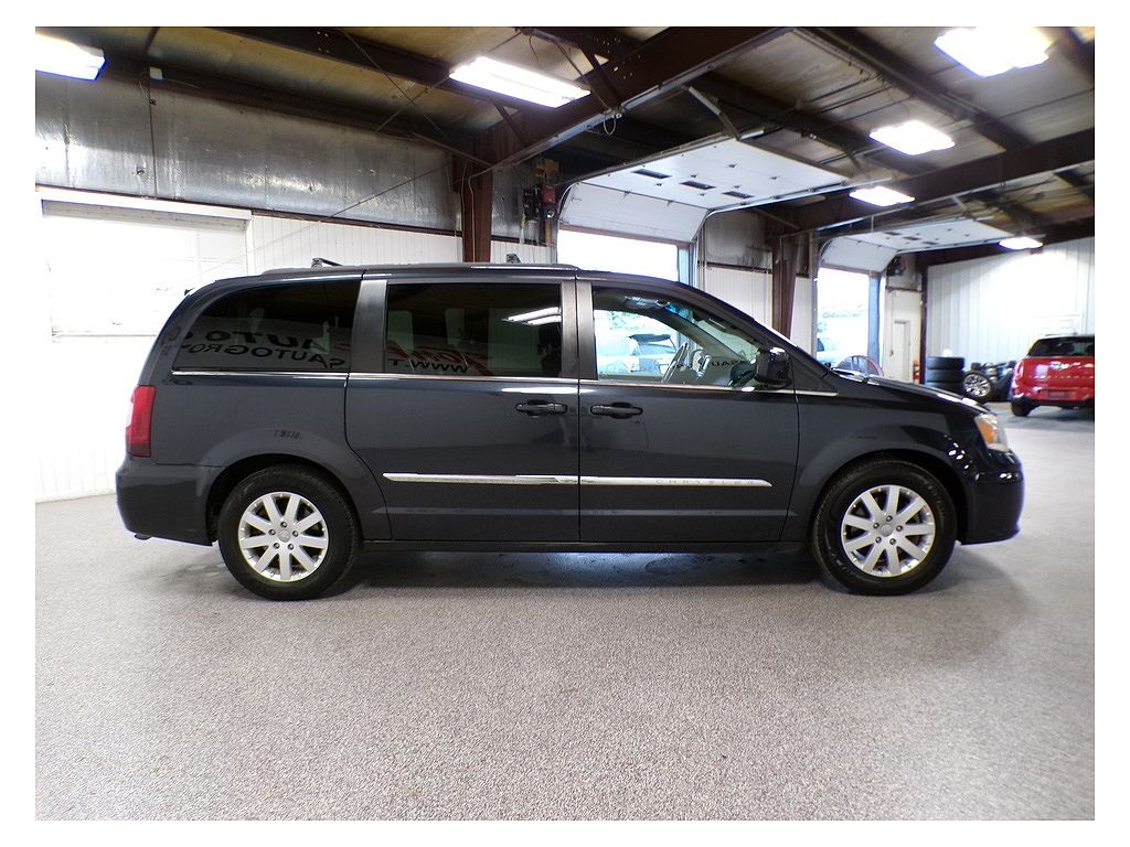 2014 Chrysler Town & Country Touring