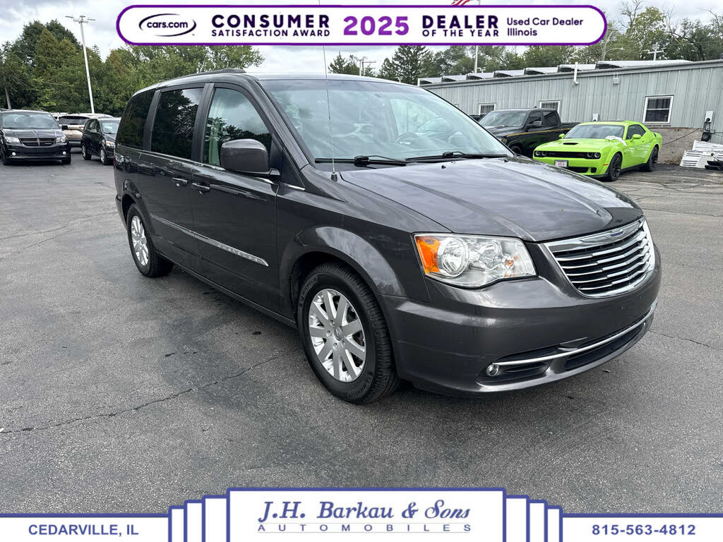 2016 Chrysler Town and Country Touring