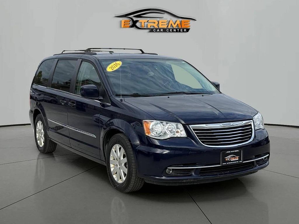 2016 Chrysler Town & Country Touring