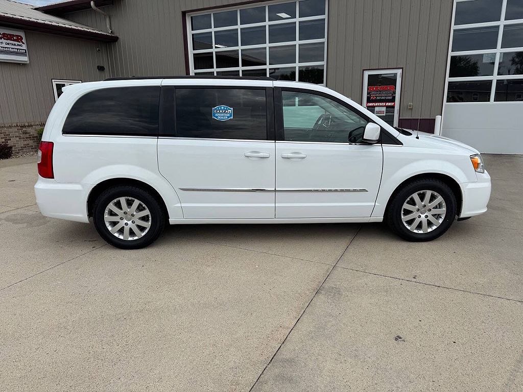 2016 Chrysler Town & Country Touring