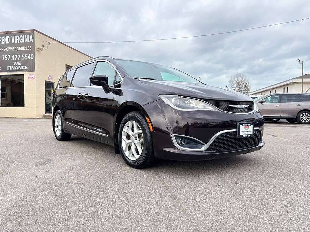 2017 Chrysler Pacifica Touring Plus