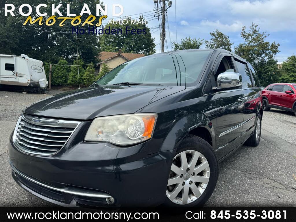2012 Chrysler Town and Country Touring-L