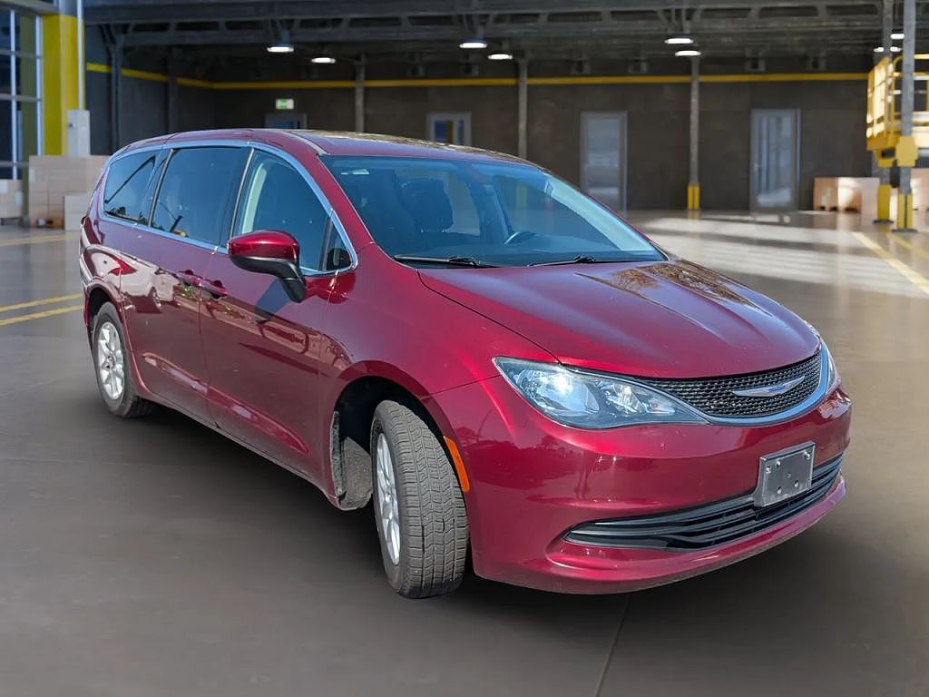 2020 Chrysler Voyager LX