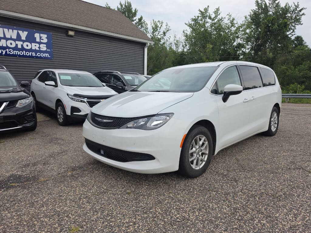 2023 Chrysler Voyager LX Fleet