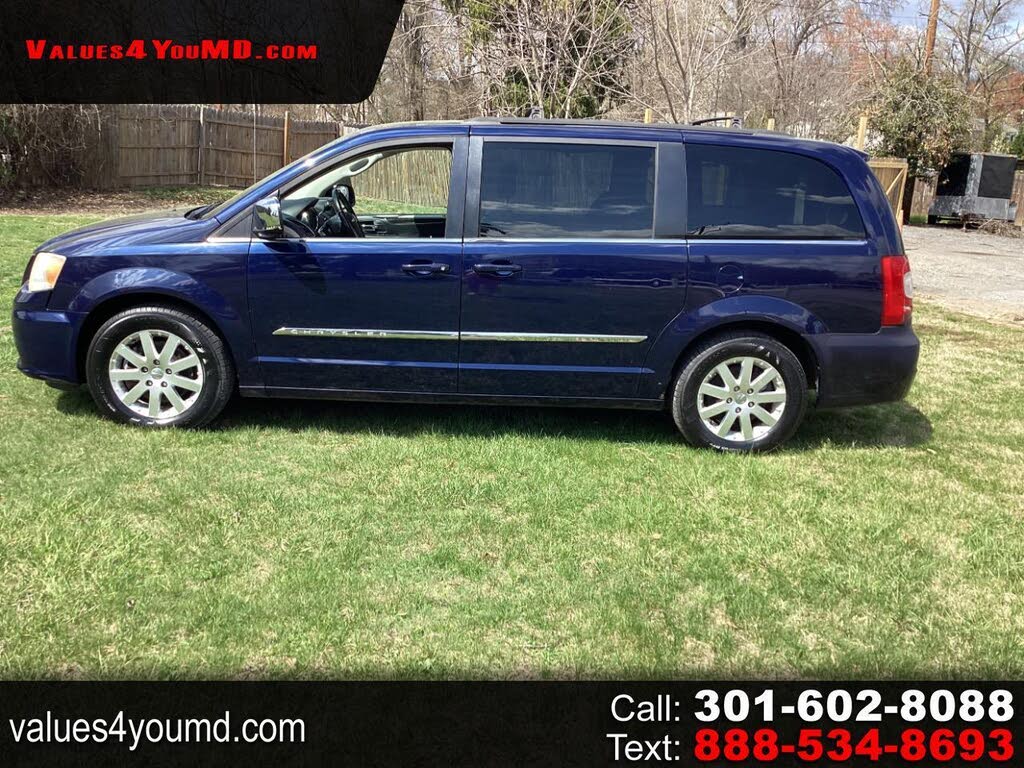 2012 Chrysler Town and Country Touring-L