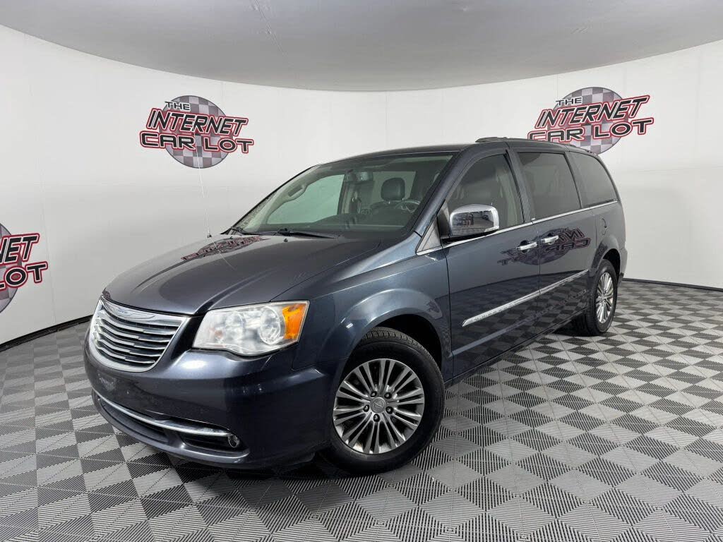 2014 Chrysler Town and Country Touring-L