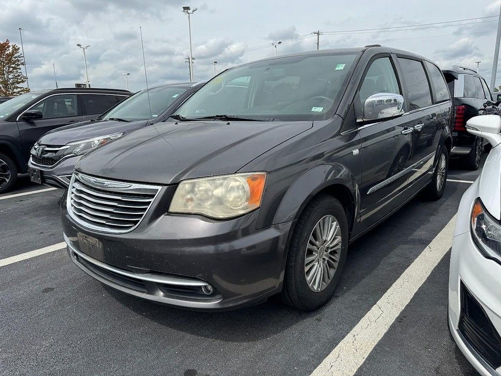2014 Chrysler Town and Country Touring-L