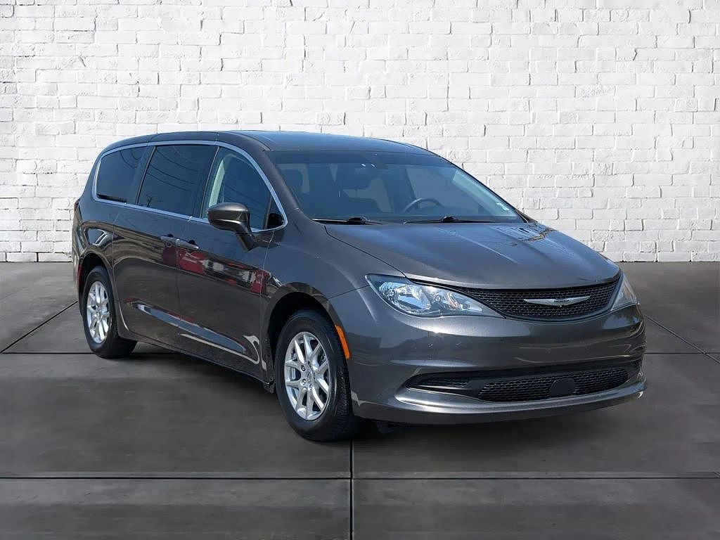 2021 Chrysler Voyager LX