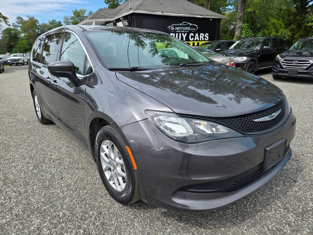 2022 Chrysler Voyager LX Fleet