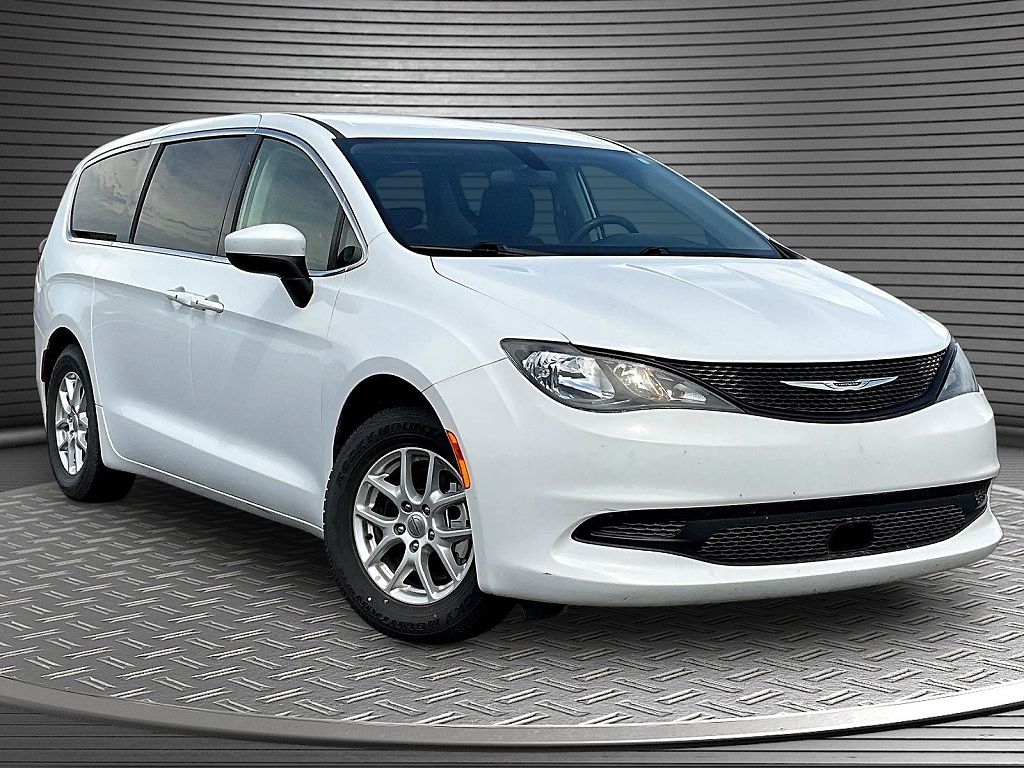 2022 Chrysler Voyager LX Fleet