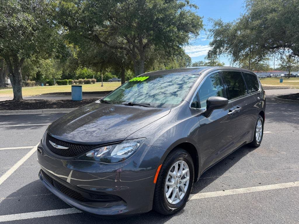 2023 Chrysler Voyager LX Fleet