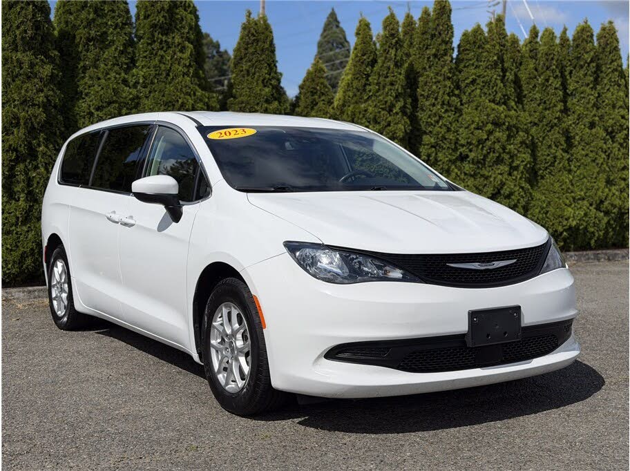 2023 Chrysler Voyager LX Fleet