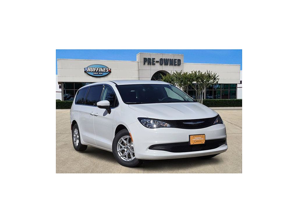 2023 Chrysler Voyager LX