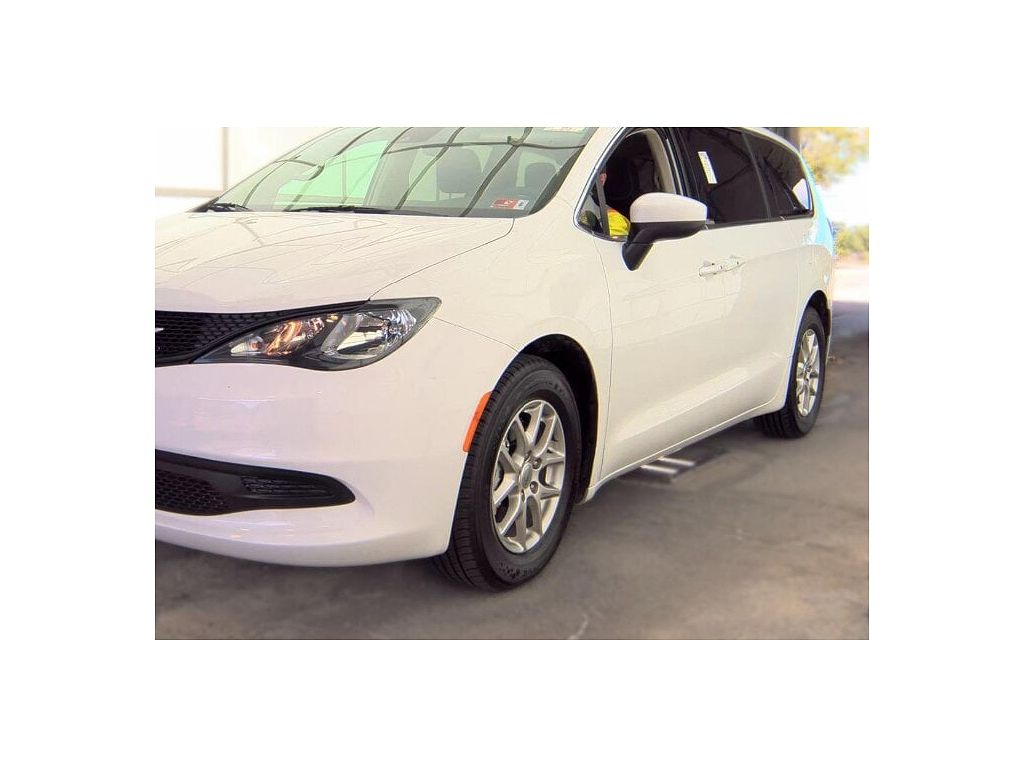 2023 Chrysler Voyager LX Fleet
