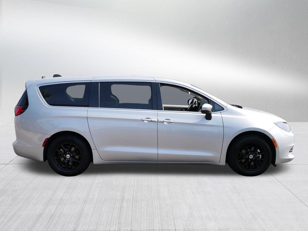 2023 Chrysler Voyager LX Fleet