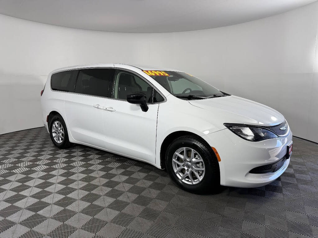 2024 Chrysler Voyager LX Fleet