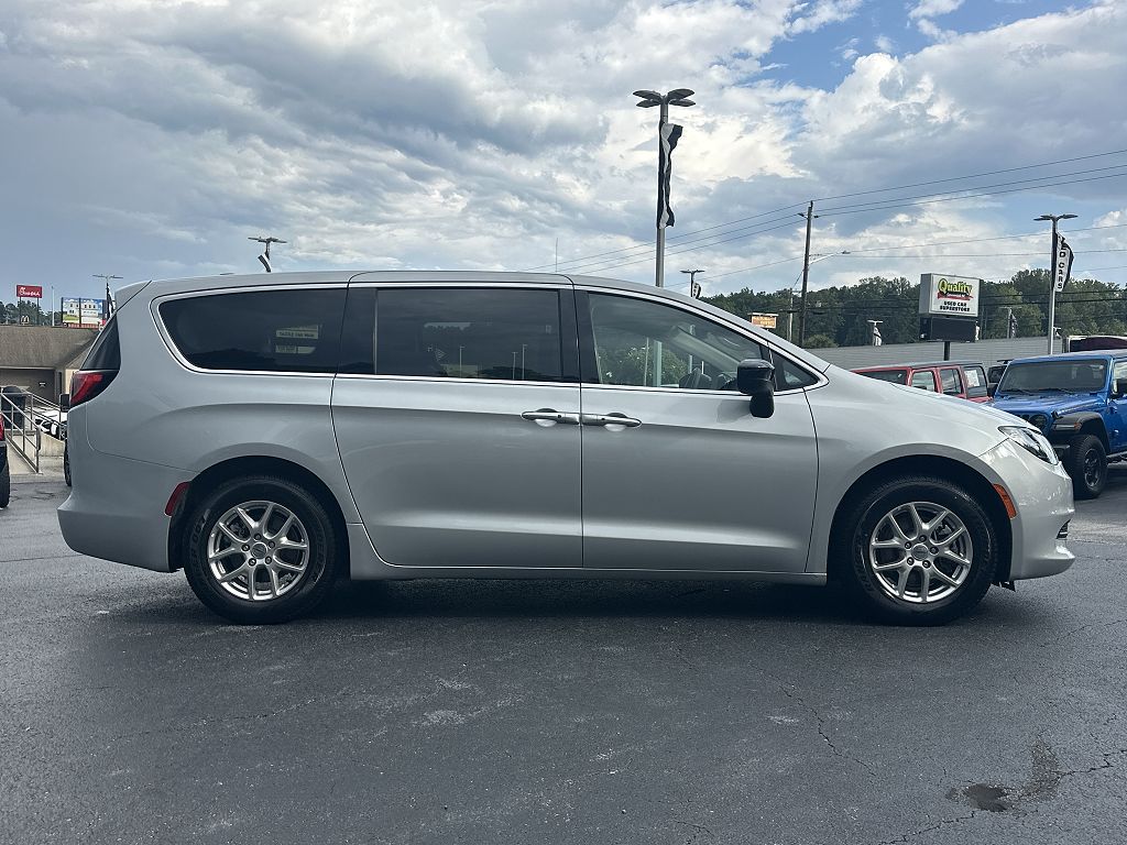 2024 Chrysler Voyager LX Fleet