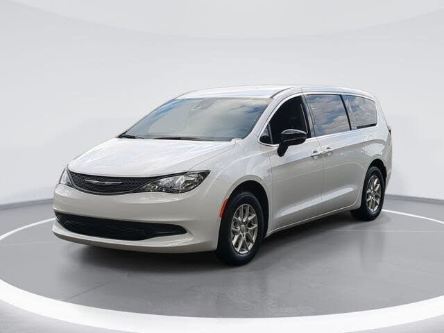 2025 Chrysler Voyager LX