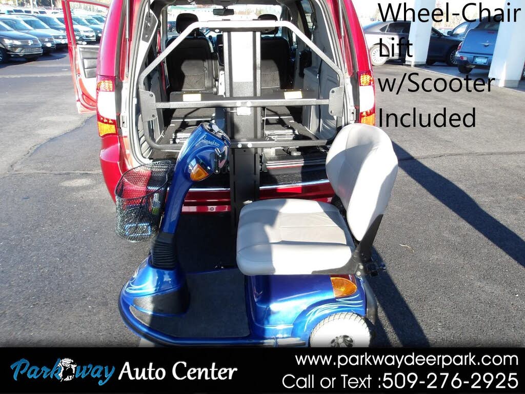 2013 Chrysler Town and Country Touring-L