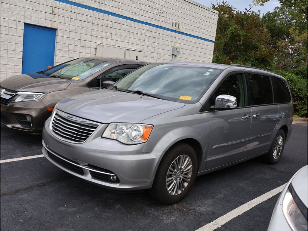 2013 Chrysler Town & Country Touring-L